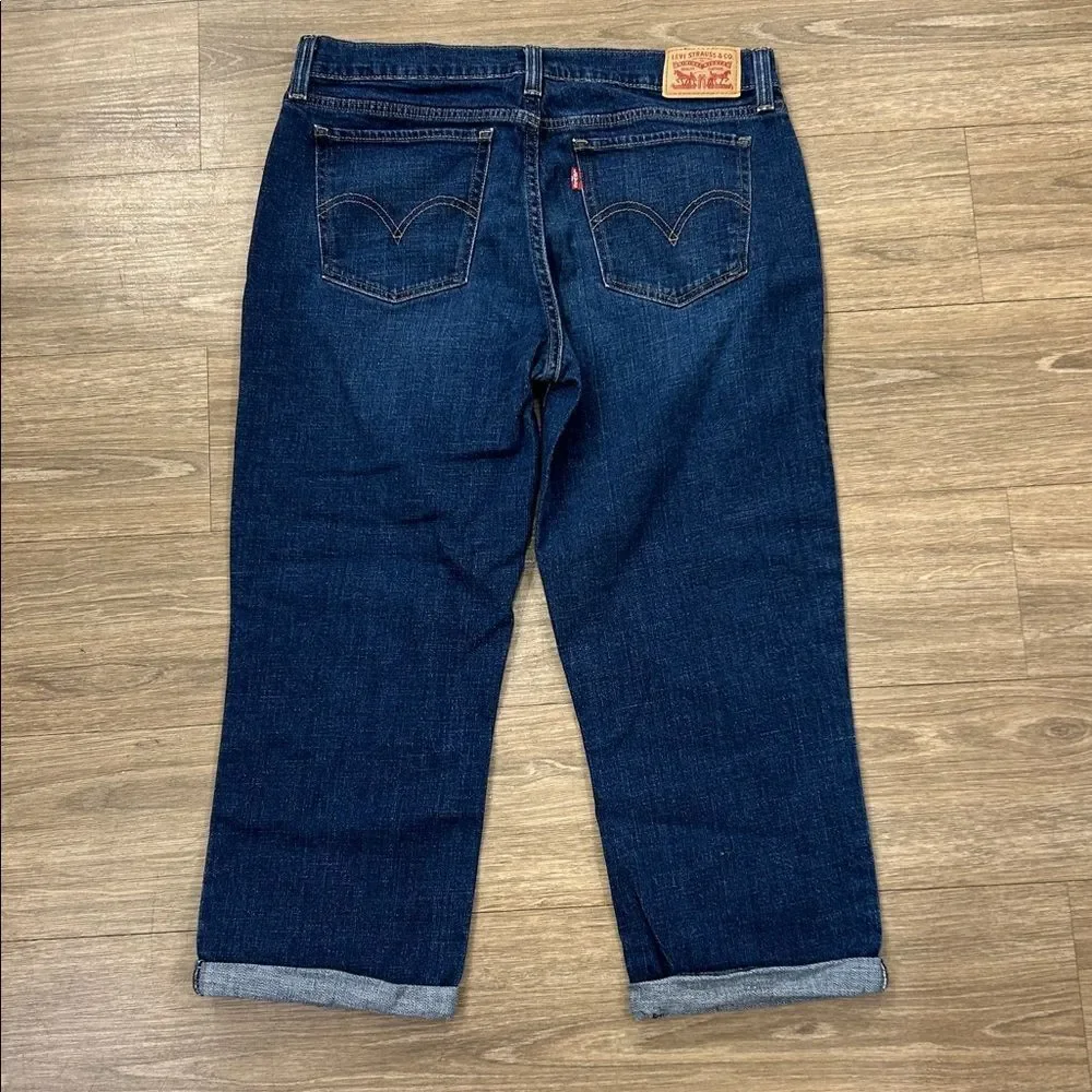 Levi's Classic Cuffed Capri Jeans